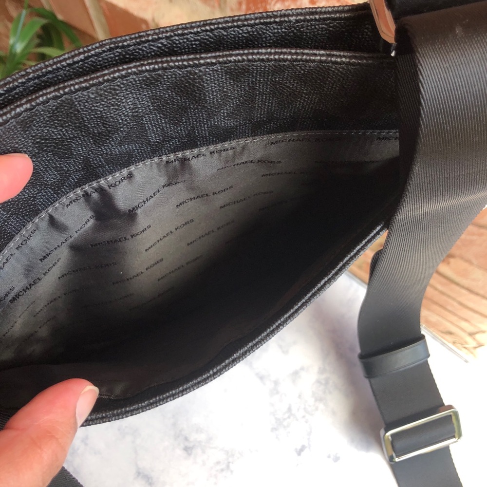 Michael Kors Black Men’s Messenger Bag - Picture 5 of 8